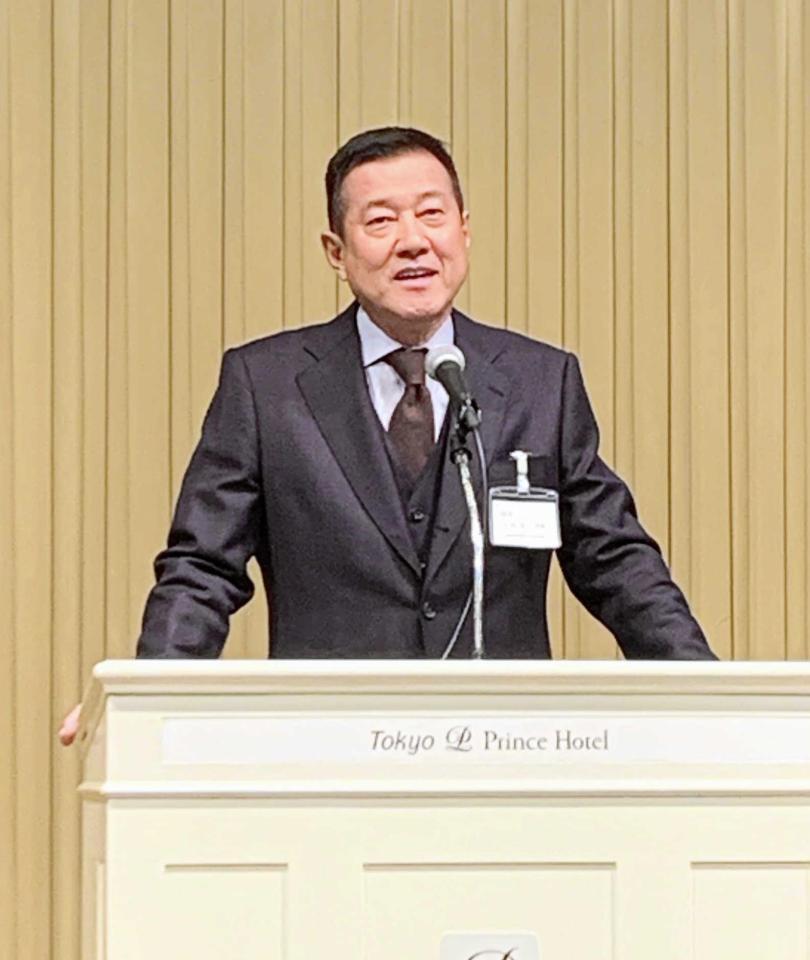 　東海大野球部６０周年祝賀会でスピーチする原辰徳氏