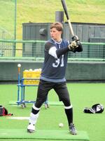 　ティー打撃を行うモイセエフ