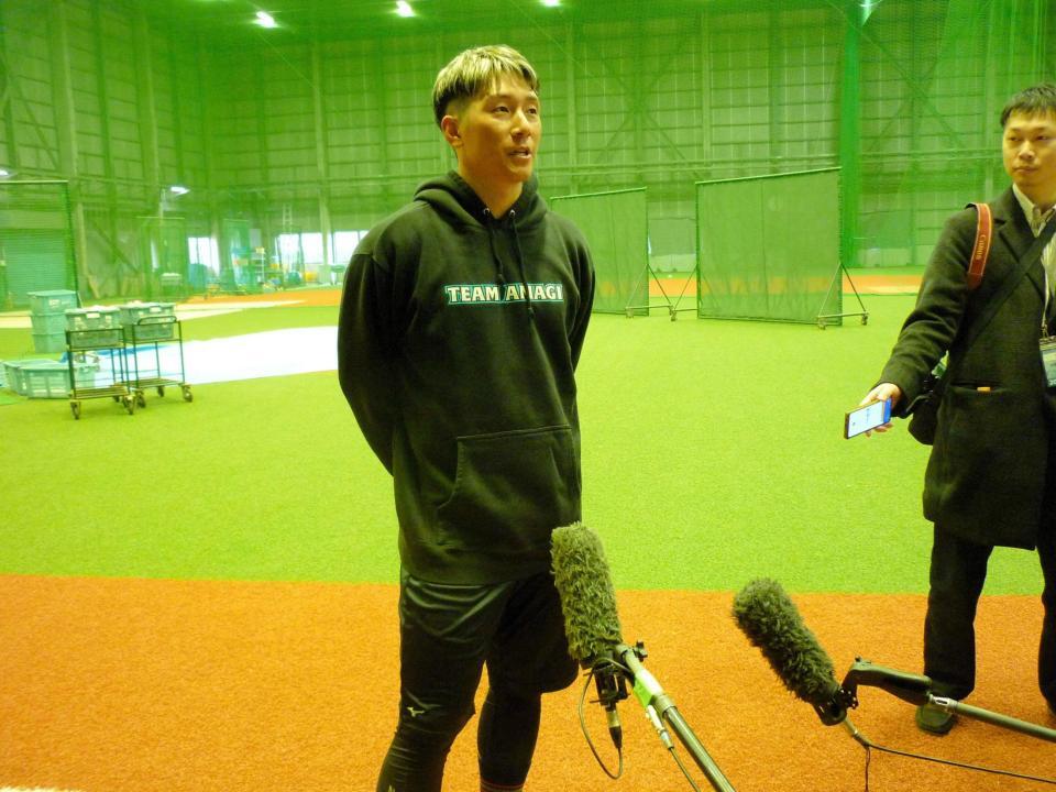 　自主トレを公開した西川