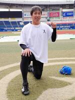 　自主トレを公開した益田は新球習得に意欲