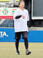 　自主トレを公開した益田は新球習得に意欲