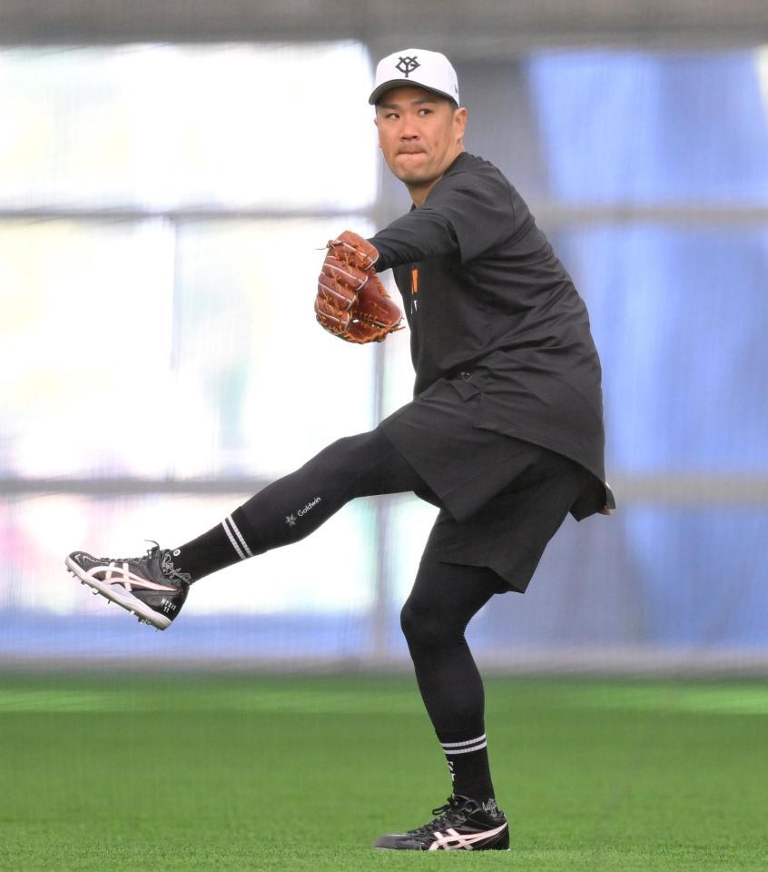 　キャッチボールをする田中将（撮影・伊藤笙子）