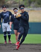 　ノックを受ける宗山