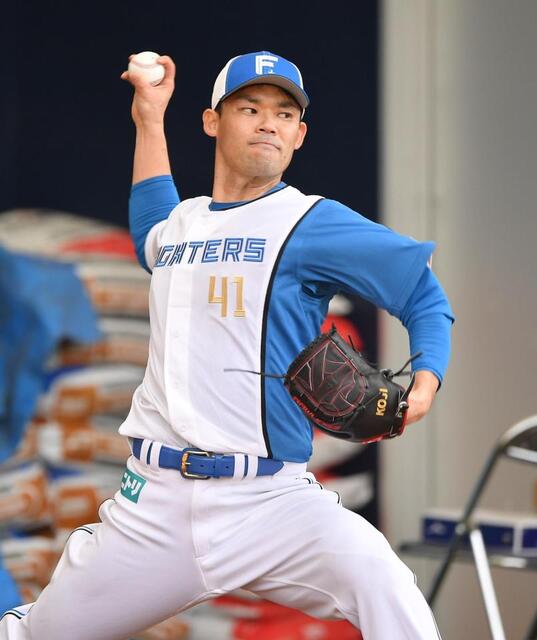 日本ハムに新加入の福谷がブルペン69球 郡司と元中日バッテリー