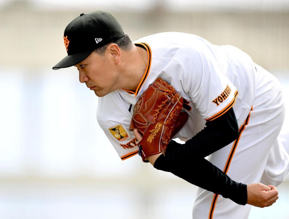 　真剣な表情で投球フォームを固める田中将（撮影・伊藤笙子）