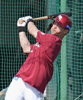 　打撃練習する辰己