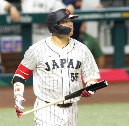 　ＷＢＣ決勝で同点ソロを放つ村上＝２３年３月２１日、マイアミ