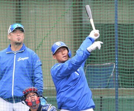 　フリー打撃で快音を響かせた中田（撮影・佐々木彰尚）