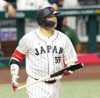 　ＷＢＣ決勝で同点ソロを放つ村上＝２３年３月２１日、マイアミ