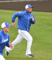 　アップをする中田（撮影・佐々木彰尚）