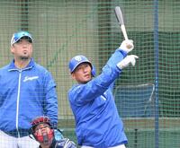 　フリー打撃で快音を響かせた中田（撮影・佐々木彰尚）