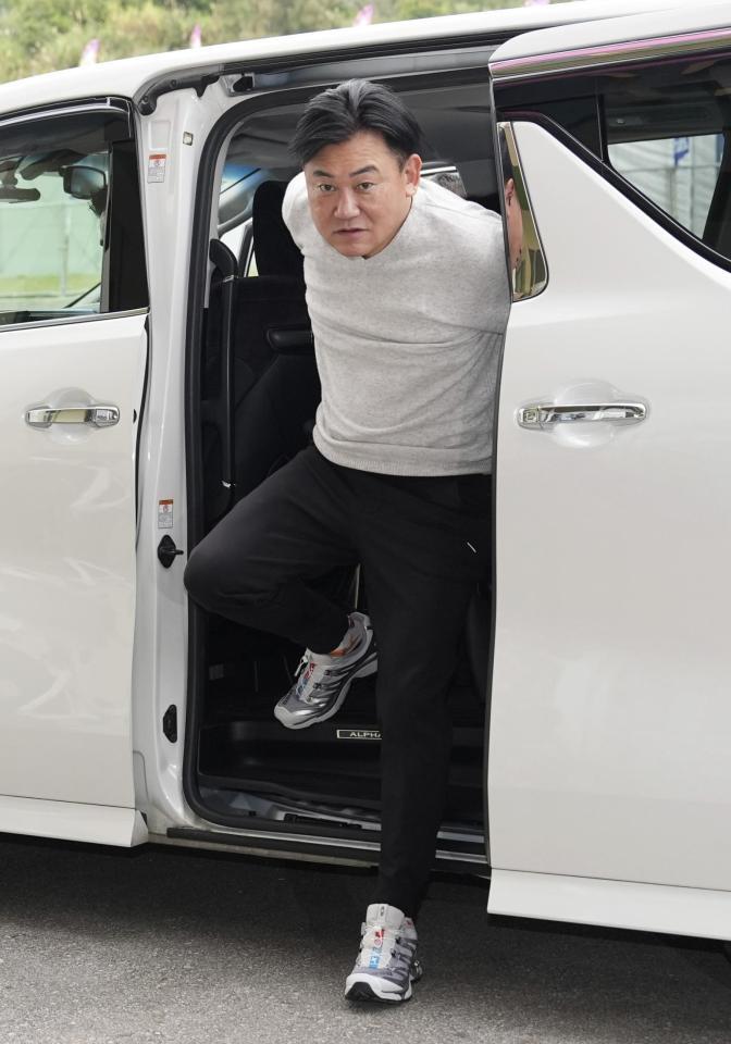 　キャンプ視察に訪れた三木谷オーナー