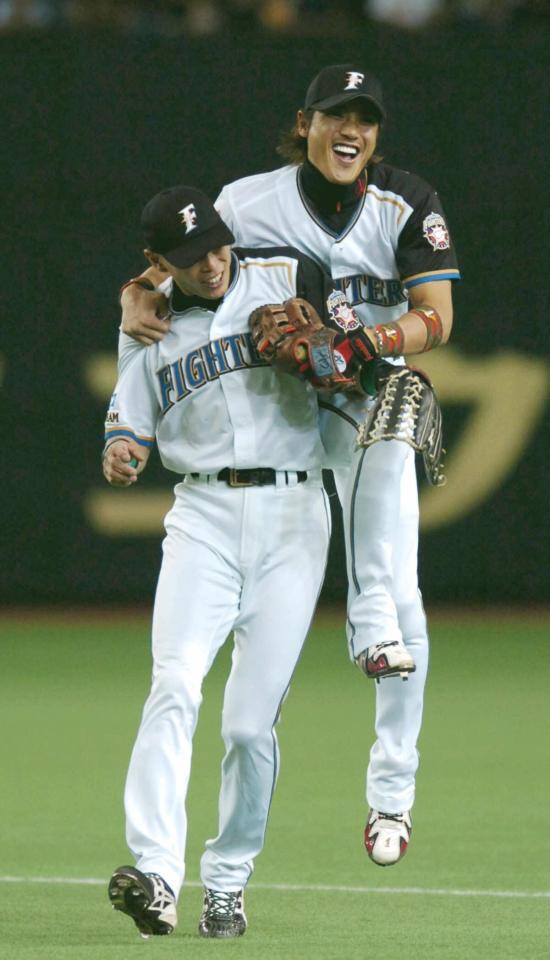 　日本ハム現役時代の新庄監督と森本コーチ