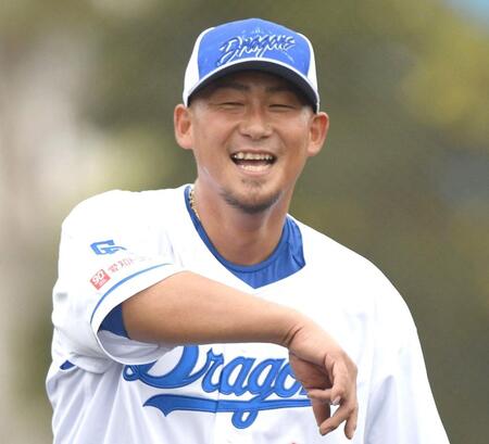 中日・中田翔の耳が真っ赤　ほっぺも赤く染まる　沖縄も寒気に襲われ最高気温１２度と冷え込む