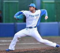 　５回から登板し、１イニングを無安打無失点３奪三振の好投を見せた松浦（撮影・開出牧）