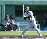 　１回、西舘の前に見逃し三振を喫する石塚（撮影・伊藤笙子）