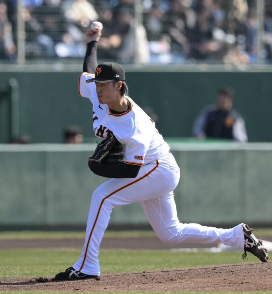 　力投する白組先発の西舘（撮影・伊藤笙子）