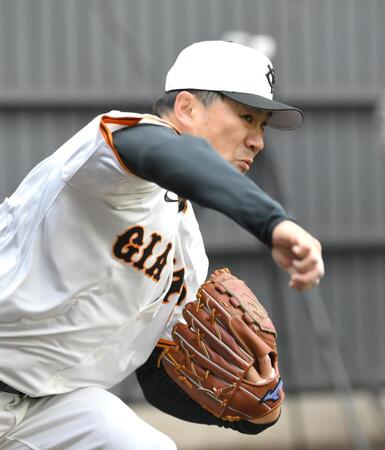 　ブルペンで力投する田中将（撮影・伊藤笙子）