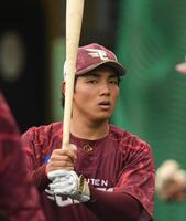 　１軍に合流した小森（撮影・佐々木彰尚）