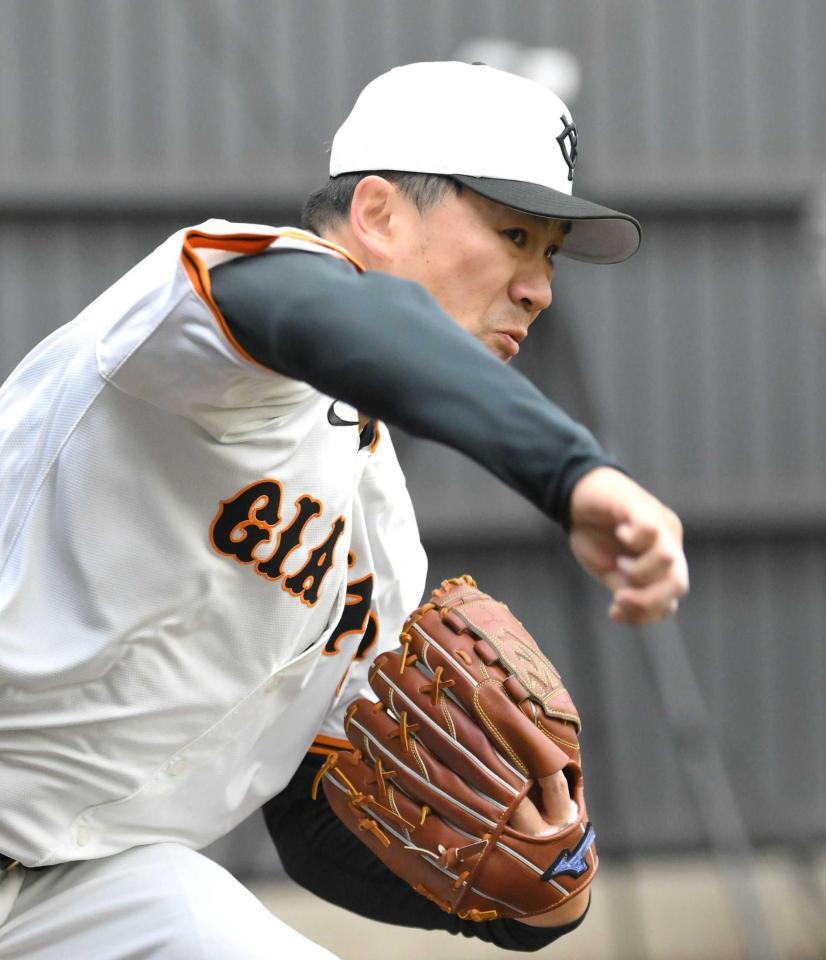 　ブルペンで力投する田中将（撮影・伊藤笙子）