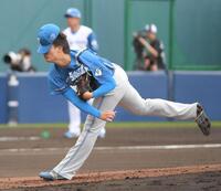 　２番手で登板し、１回を１安打無失点に抑えた山城（撮影・佐藤厚）