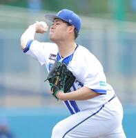 　先発で力投する伊勢（撮影・吉澤敬太）