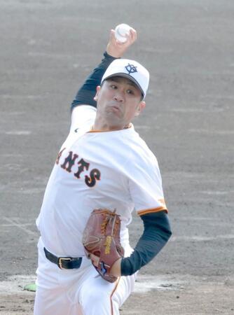 　ライブＢＰに登板し、投球する田中将（撮影・西岡正）