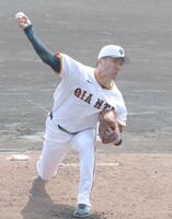 　ライブＢＰに登板し、老朽する田中将（撮影・西岡正）