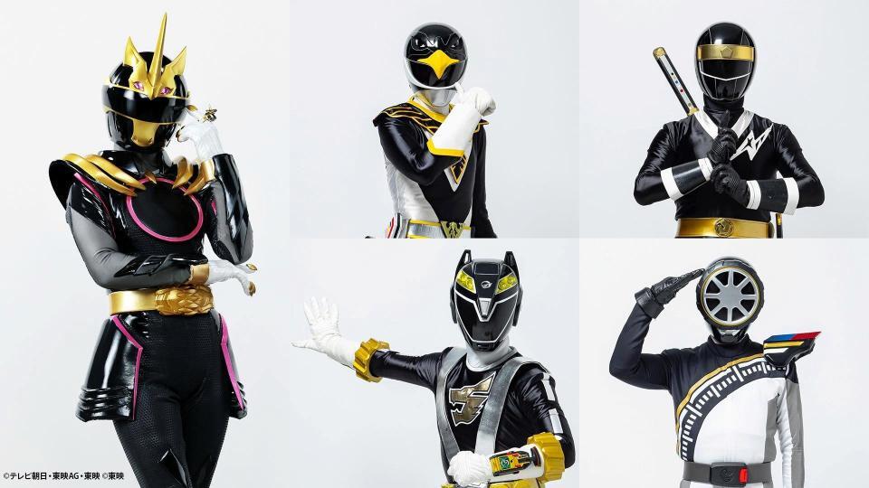 　来場する（写真左から時計回りに）ゴジュウユニコーン（ナンバーワン戦隊ゴジュウジャー）、ブラックコンドル（鳥人戦隊ジェットマン）、ニンジャブラック（忍者戦隊カクレンジャー）、ブンブラック（爆上戦隊ブンブンジャー）、ゴーオンブラック（炎神戦隊ゴーオンジャー）＝球団提供