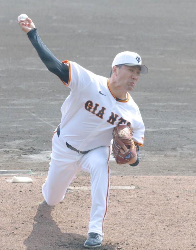 　ライブＢＰに登板し、老朽する田中将（撮影・西岡正）