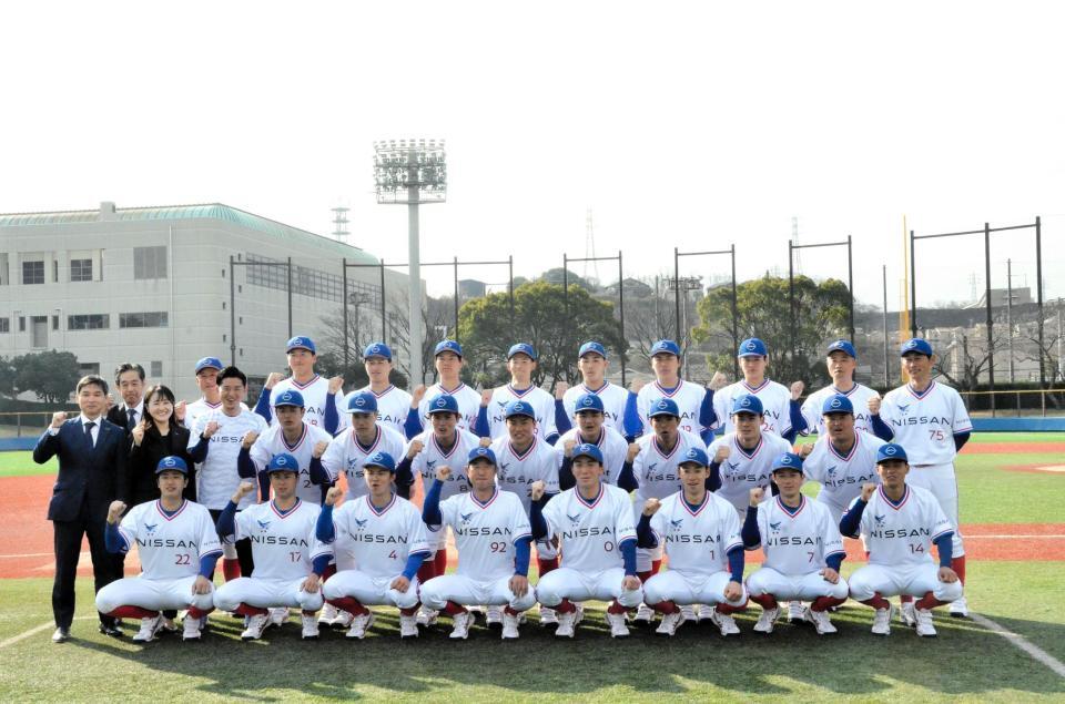 　16年ぶりに活動を再開し練習を公開した日産自動車