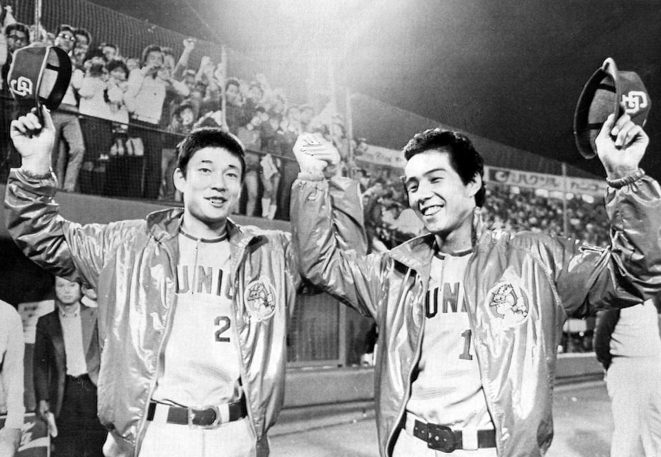 　リーグ優勝に王手をかけた中日の立役者、都裕次郎（左）と牛島和彦＝１９８２年