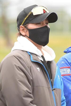 　Ａｇｒｅスタジアム北谷を訪れた新庄監督（撮影・佐藤厚）