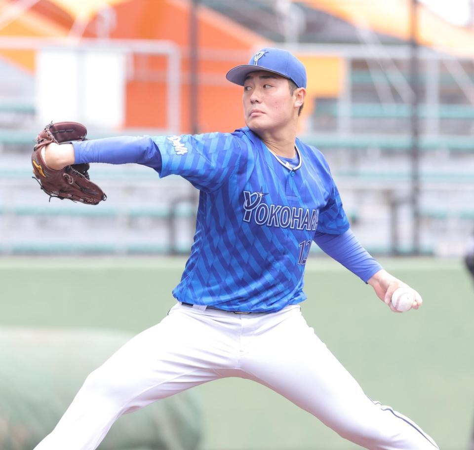 　巨人打線を相手に力投する庄司（撮影・西岡正）