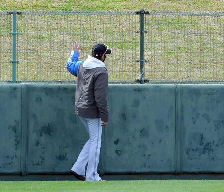 日本ハム・新庄監督　中日の北谷球場施設に苦言「変えないと」硬いフェンスに樋口激突→救急搬送