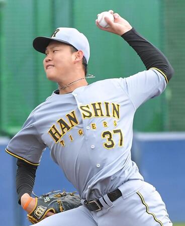 　序盤から三振の山を築く及川（撮影・佐藤厚）