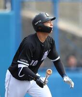 　１回、上田が右中間に先制３ランを放つ