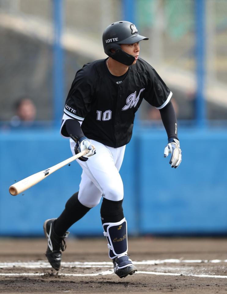 　１回、上田が右中間に先制３ランを放つ