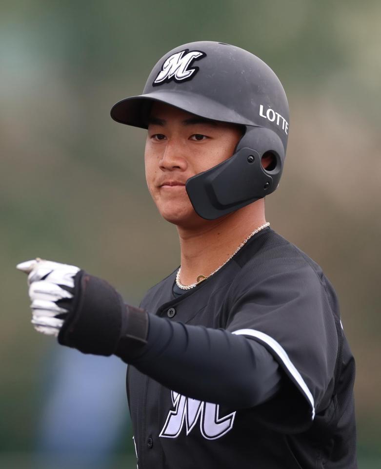 　１回、中前打を放った西川