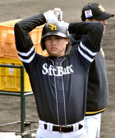 ソフトバンク笹川、外野の一角に　５年目「いい印象を与えたい」