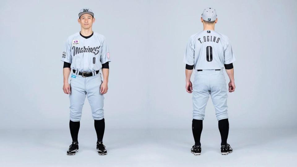 　「ＮＥＯ　ＣＬＡＳＳＩＣ　ＥＤＩＴＩＯＮユニホーム」を着用した荻野（球団提供）
