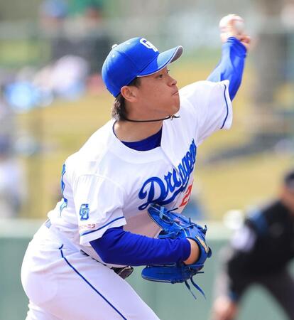 　力投する三浦（撮影・吉澤敬太）