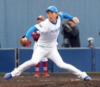 　６回表、４番手で登板し三者凡退に抑えた宮西（撮影・佐藤厚）