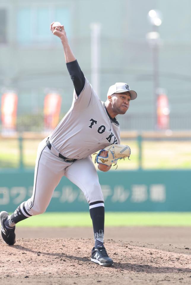 　ライブＢＰに登板するマルティネス（撮影・西岡正）