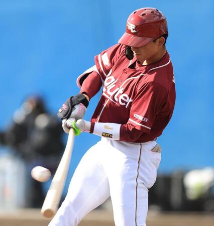 　９回、中前打を放つ宗山（撮影・吉澤敬太）