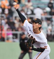 　ロッテ戦に登板した泉