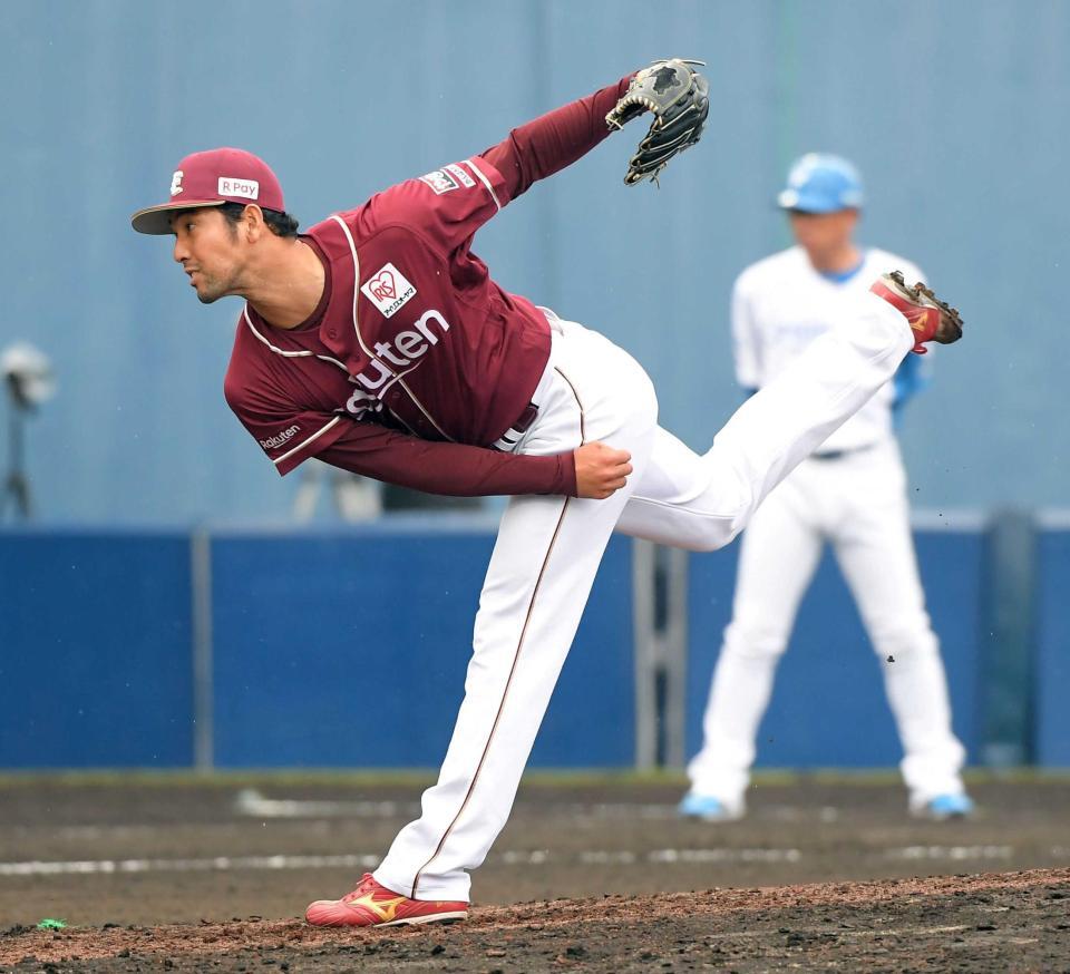 　７回裏に登板し三者凡退に抑えた加治屋