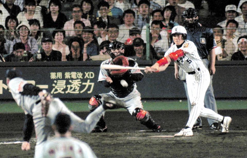 　新庄は槙原の敬遠球に食らいつき、サヨナラに＝１９９９年６月