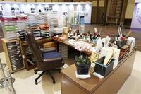 　展示会場に再現された渡辺主筆の執務室（読売新聞社提供）