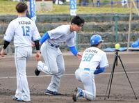 　走塁練習をする清宮幸（撮影・佐藤厚）